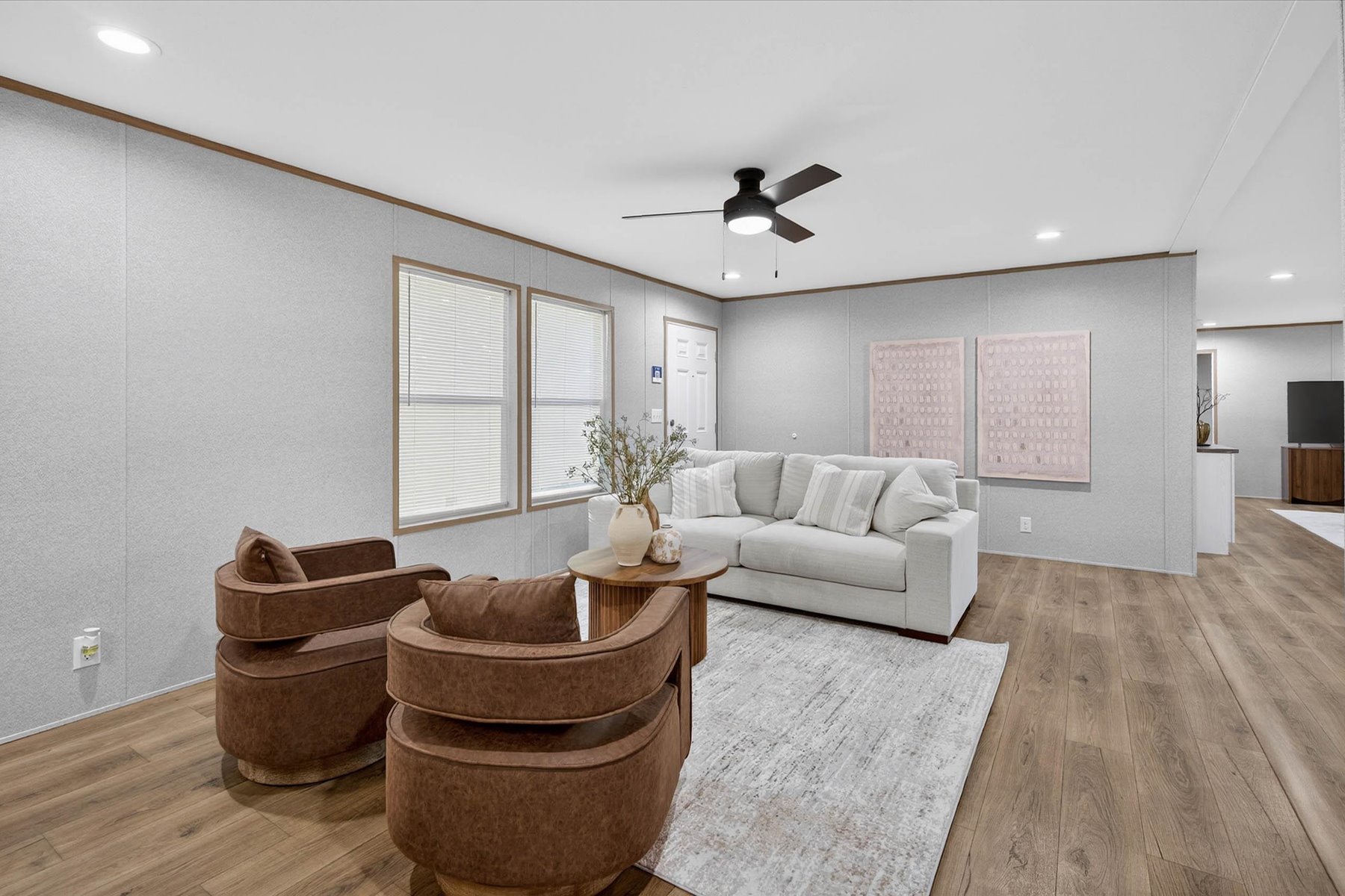 043-prime-prime-grand043-living-room-3