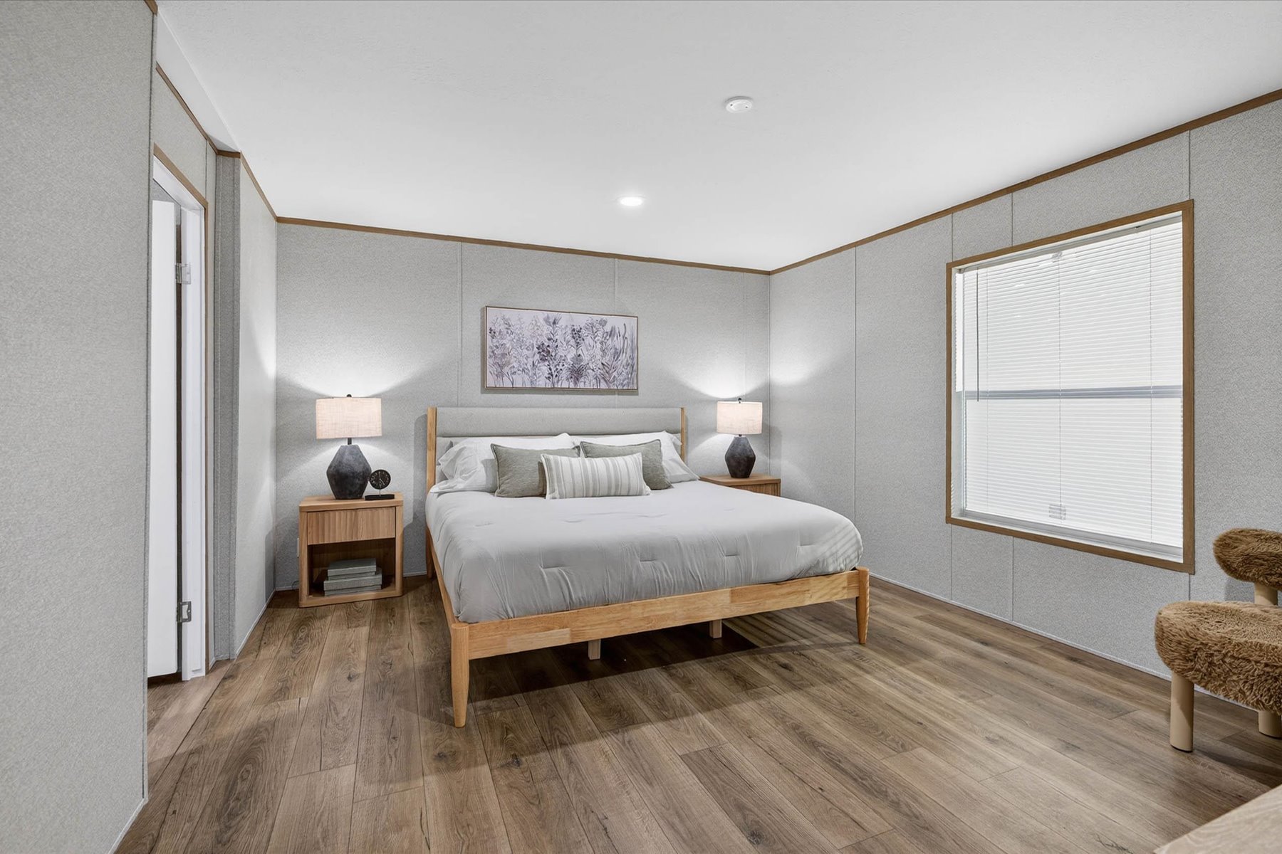 043-prime-prime-grand043-primary-bedroom-1