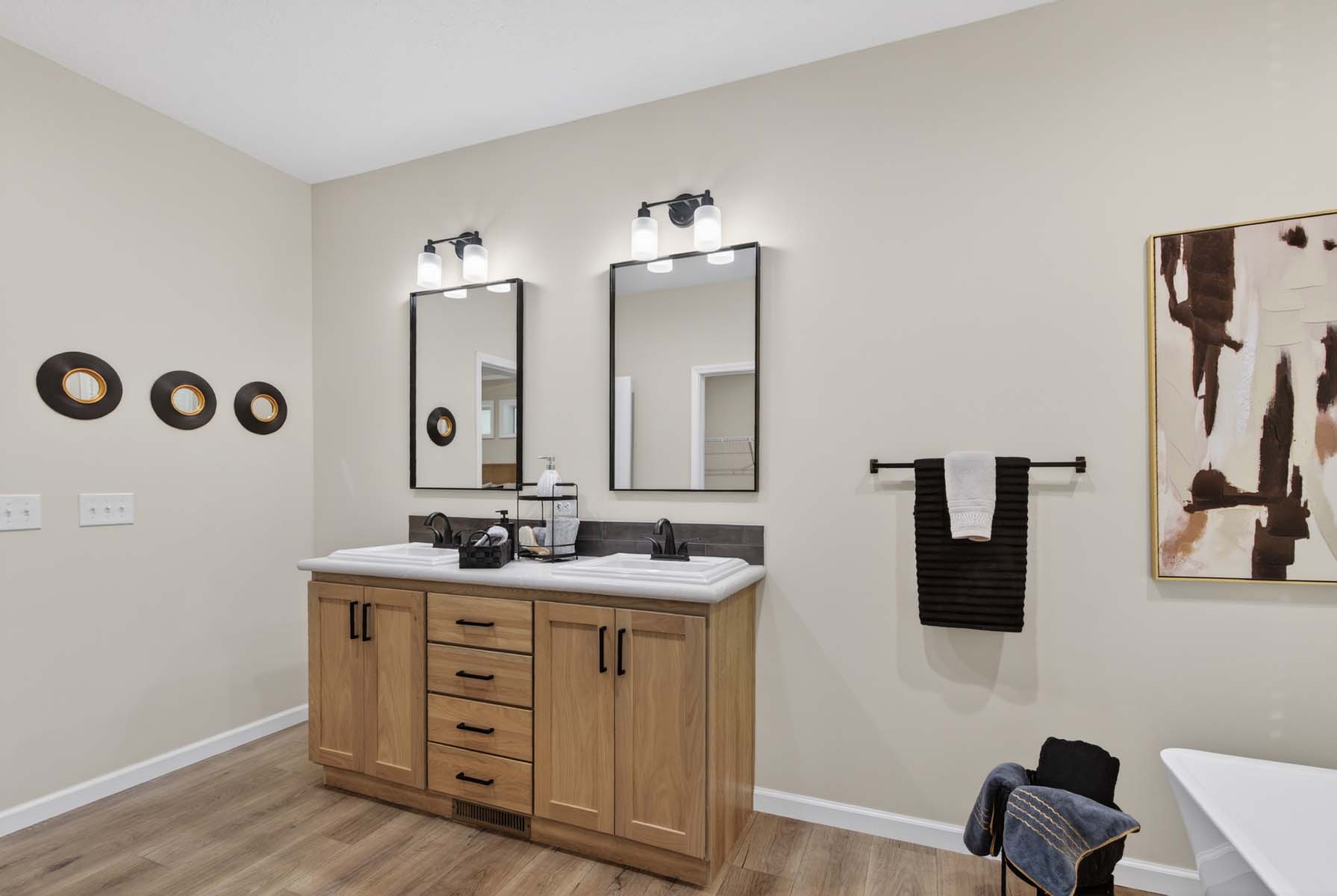 112-genesis-emerald-sky-primary-bath-3