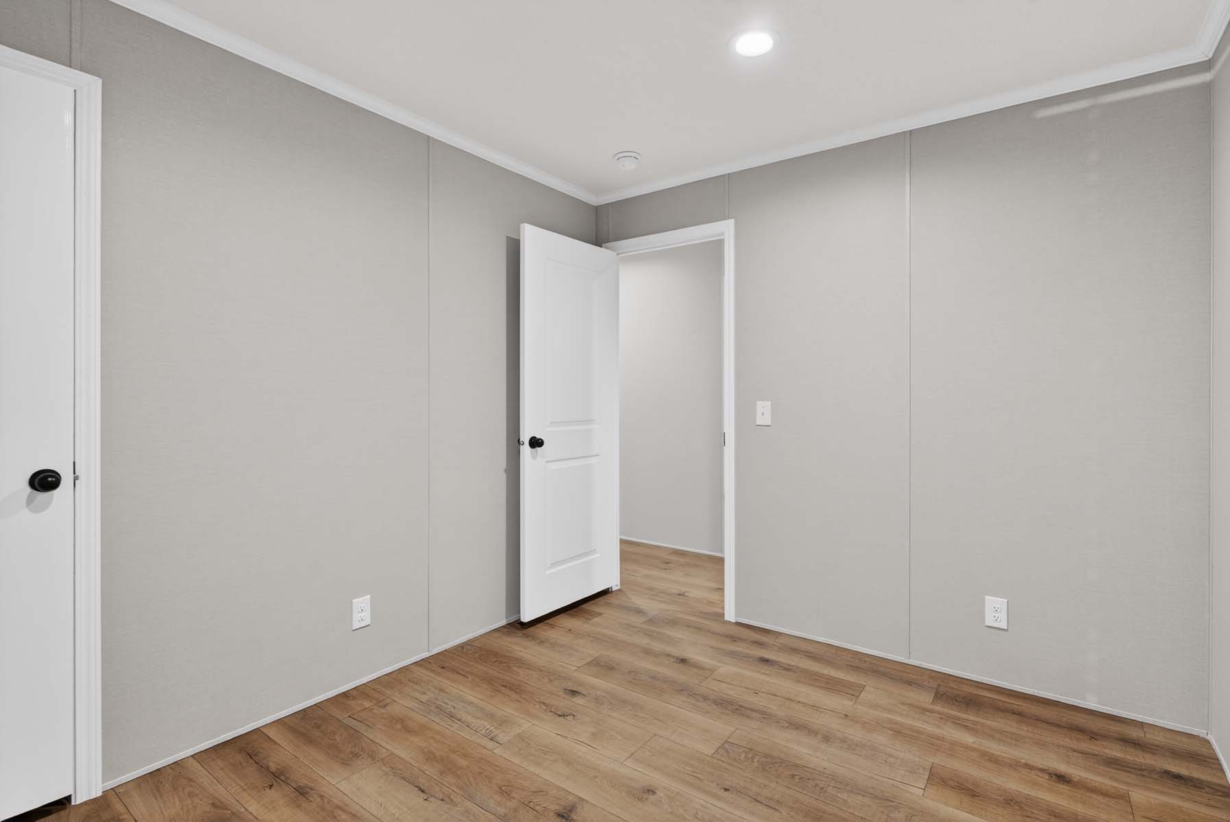 112-paramount-1676h32107-westbrook-bedrooms-2