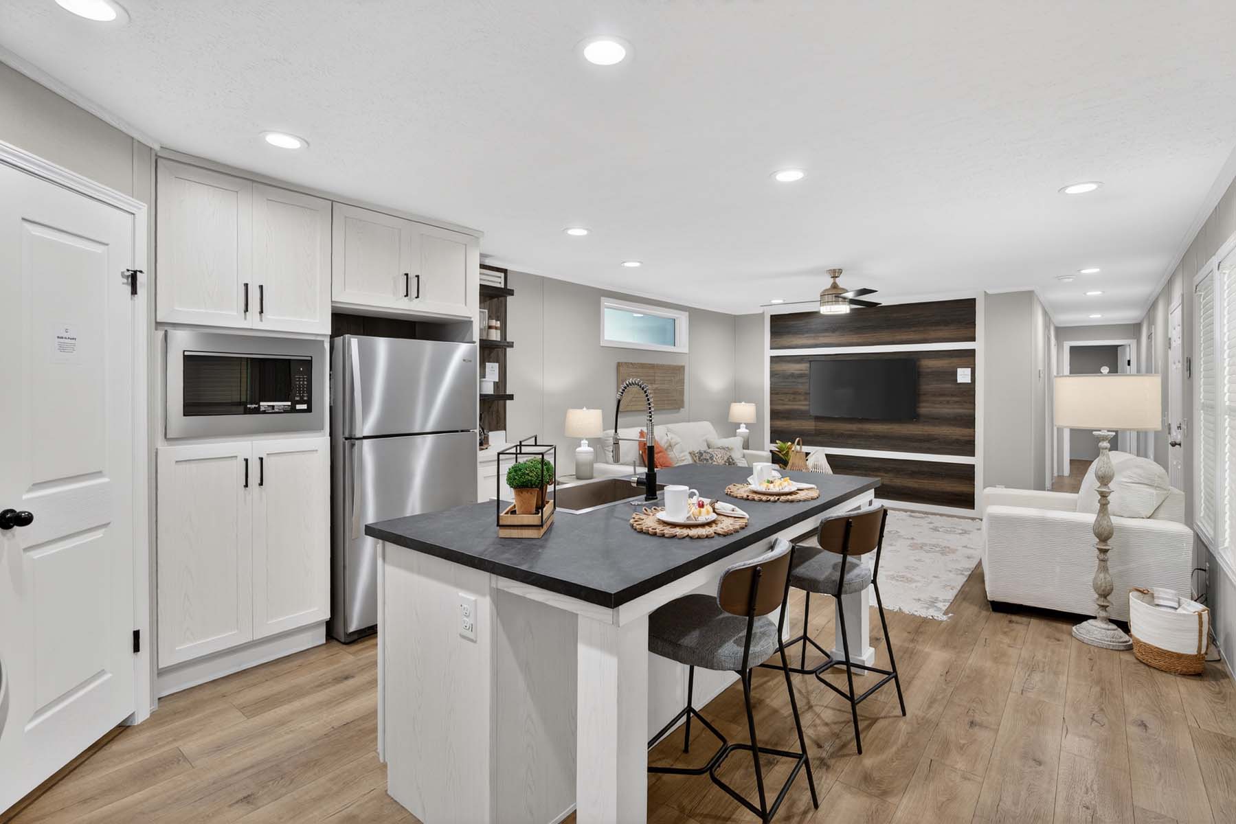 112-paramount-1676h32107-westbrook-kitchen-2