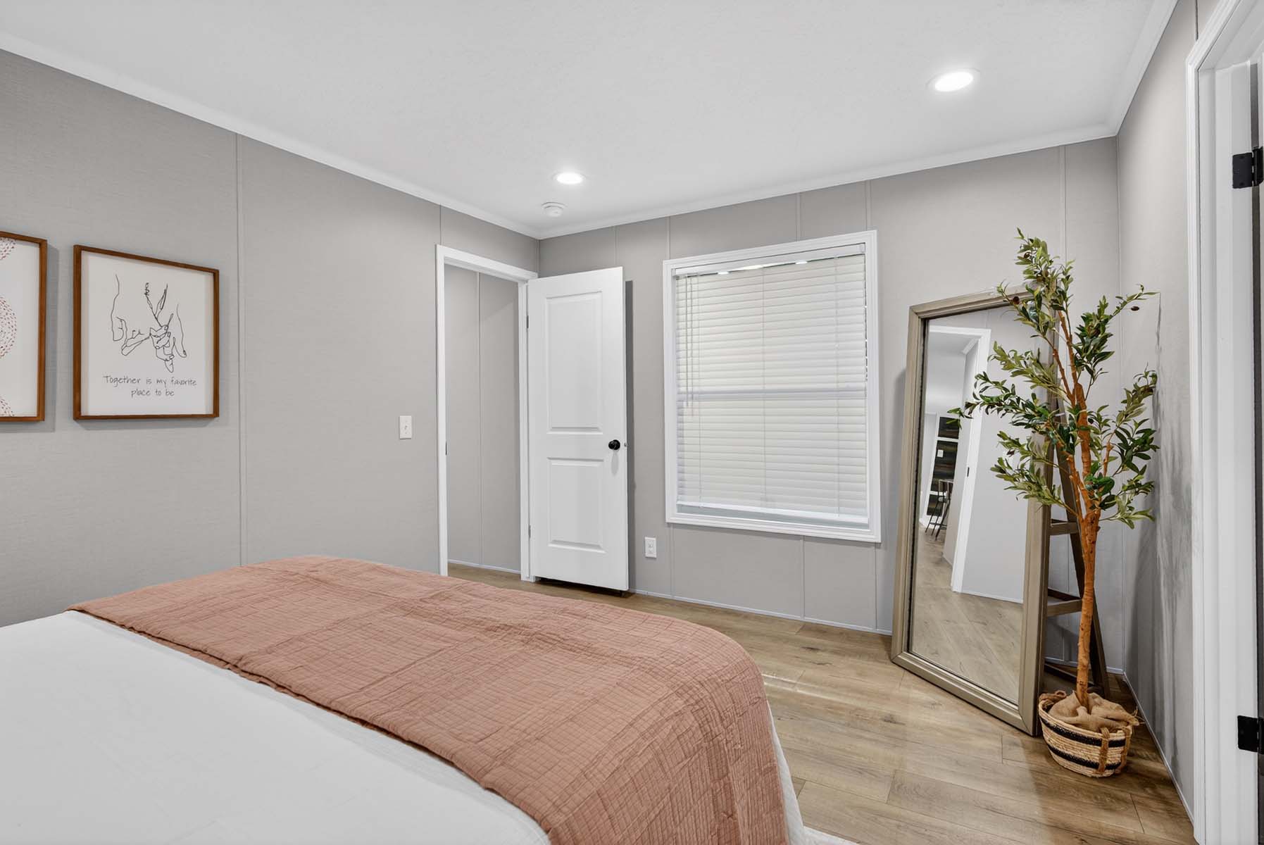 112-paramount-1676h32107-westbrook-primary-bedroom-2