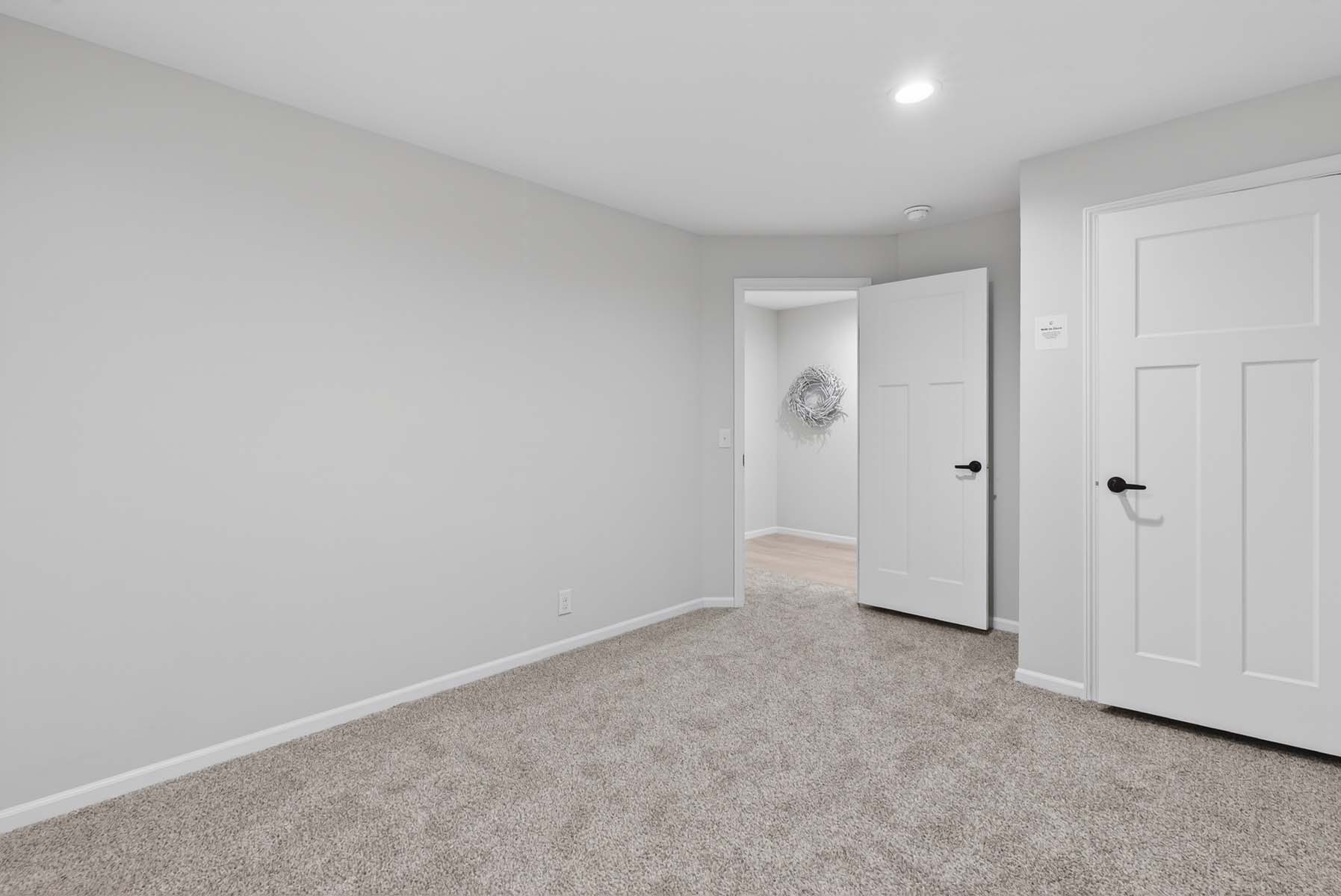 112-paramount-3260h32394-odyssey-bedrooms-1