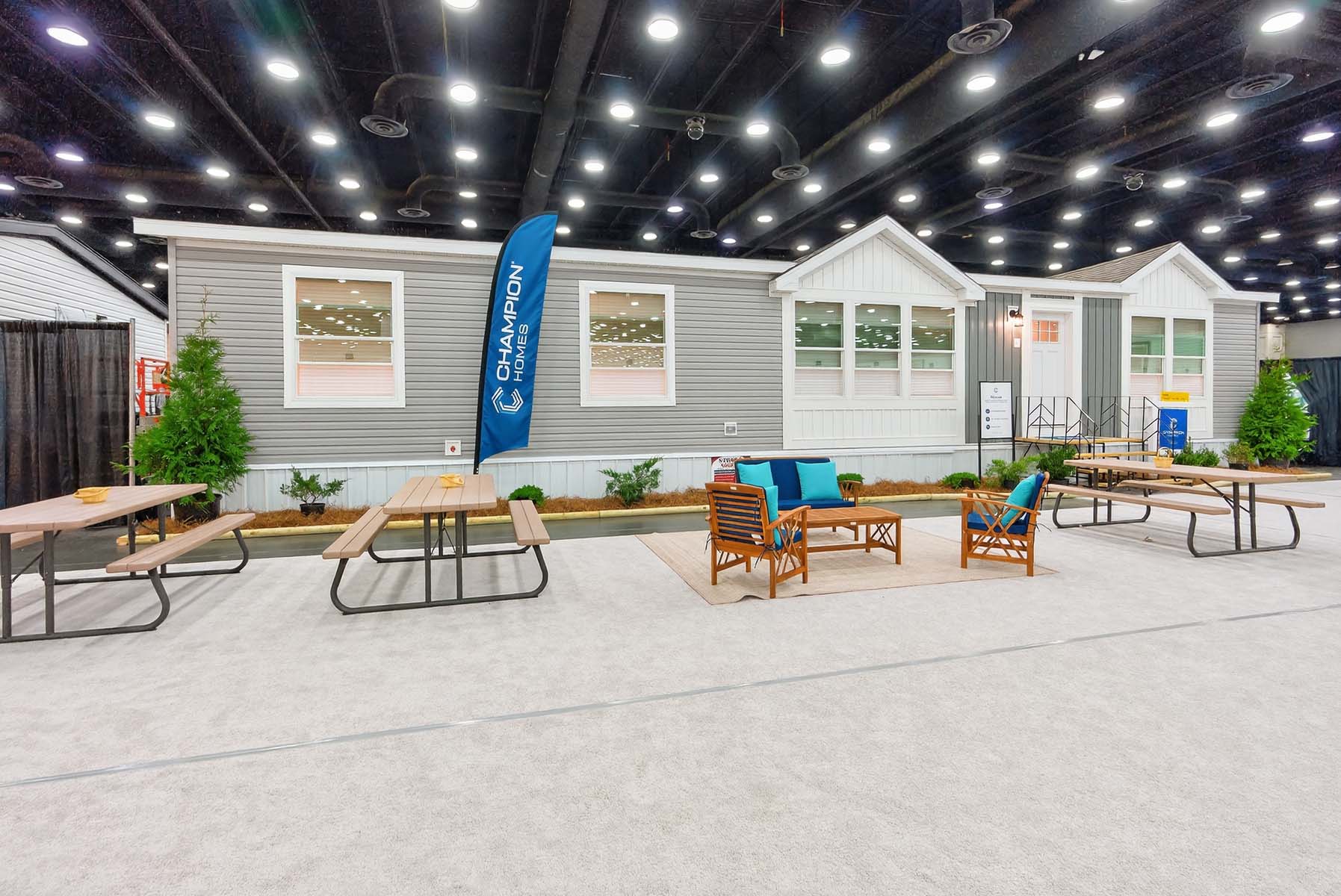 112-paramount-3260h32394-odyssey-exterior-1