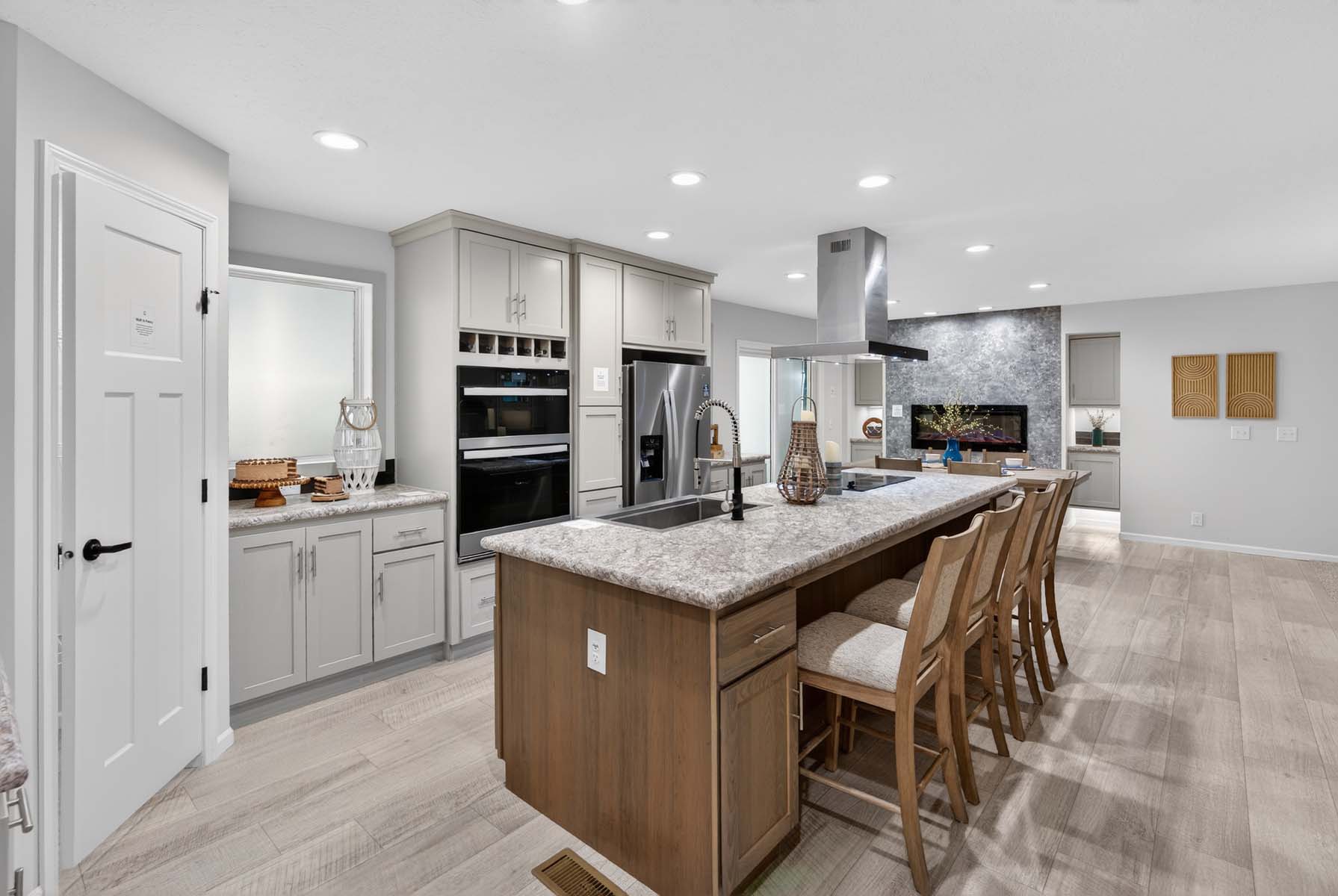 112-paramount-3260h32394-odyssey-kitchen-1