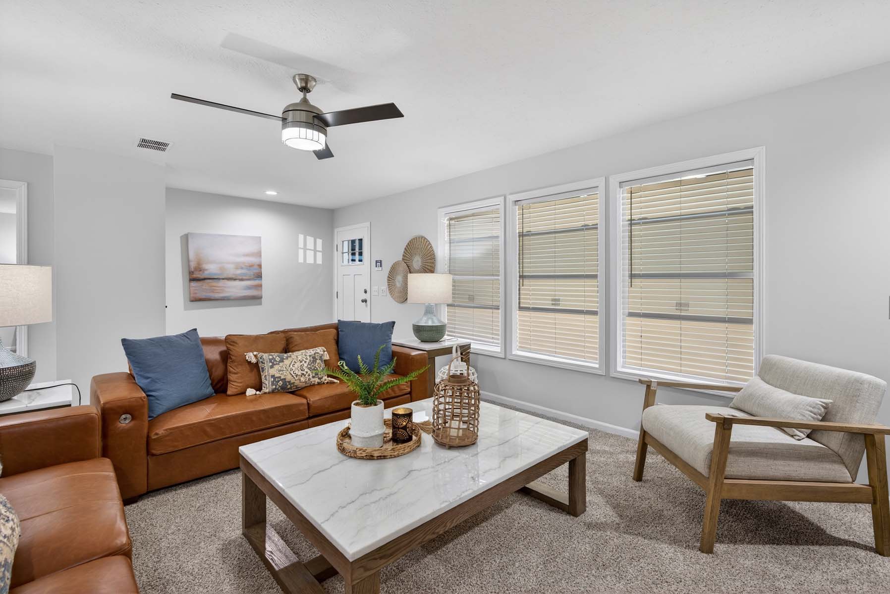 112-paramount-3260h32394-odyssey-living-room-6