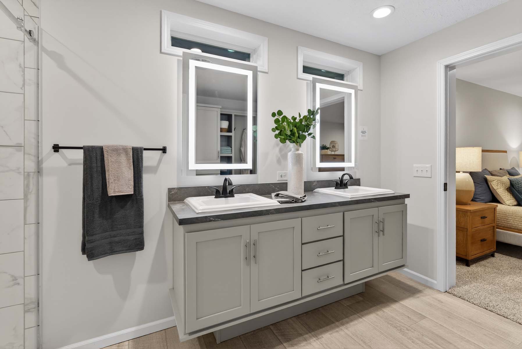 112-paramount-3260h32394-odyssey-primary-bath-2