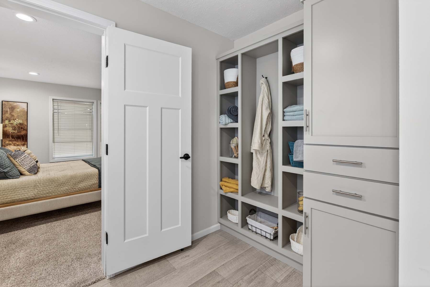 112-paramount-3260h32394-odyssey-primary-bath-3