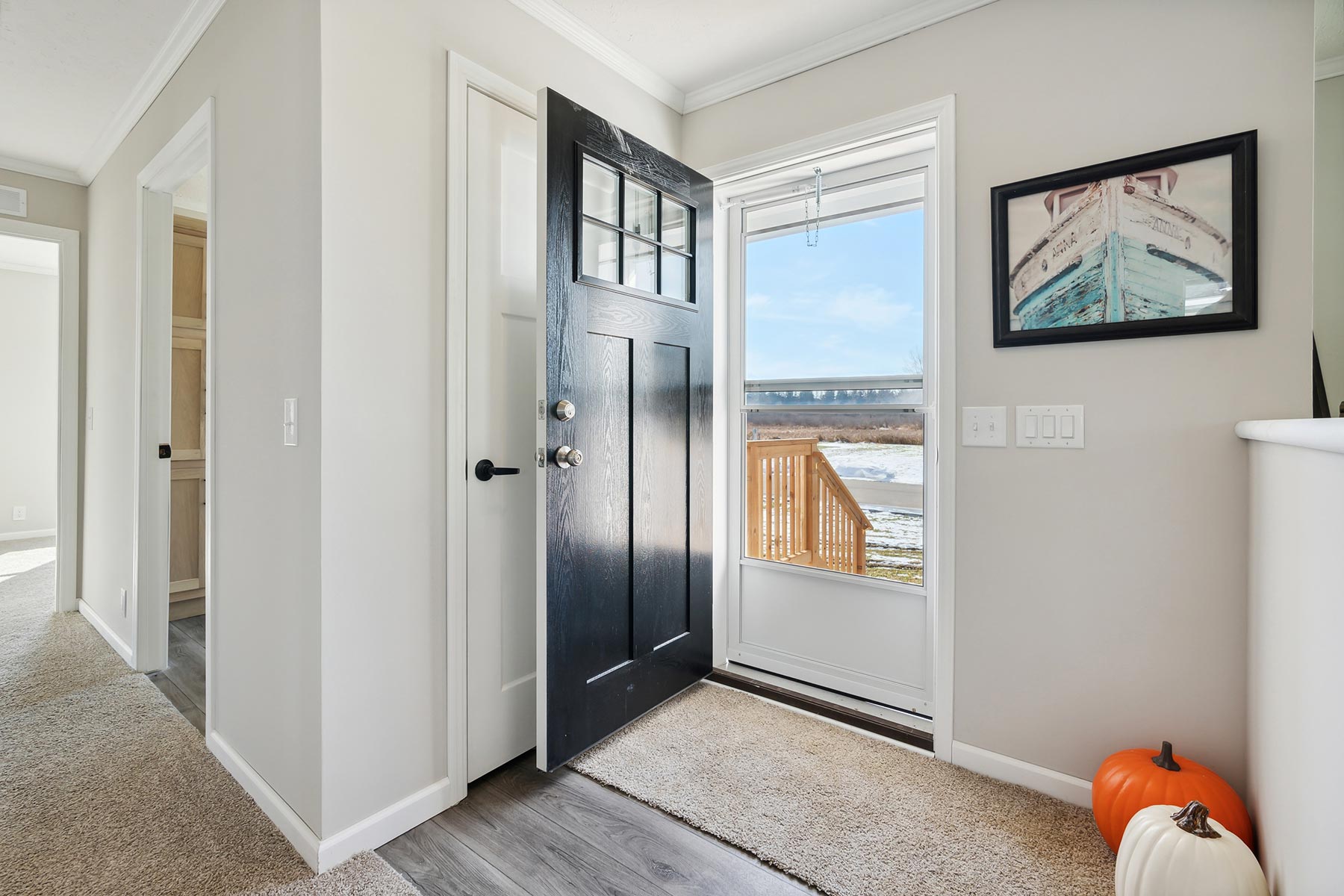 6 Lite Exterior – Black