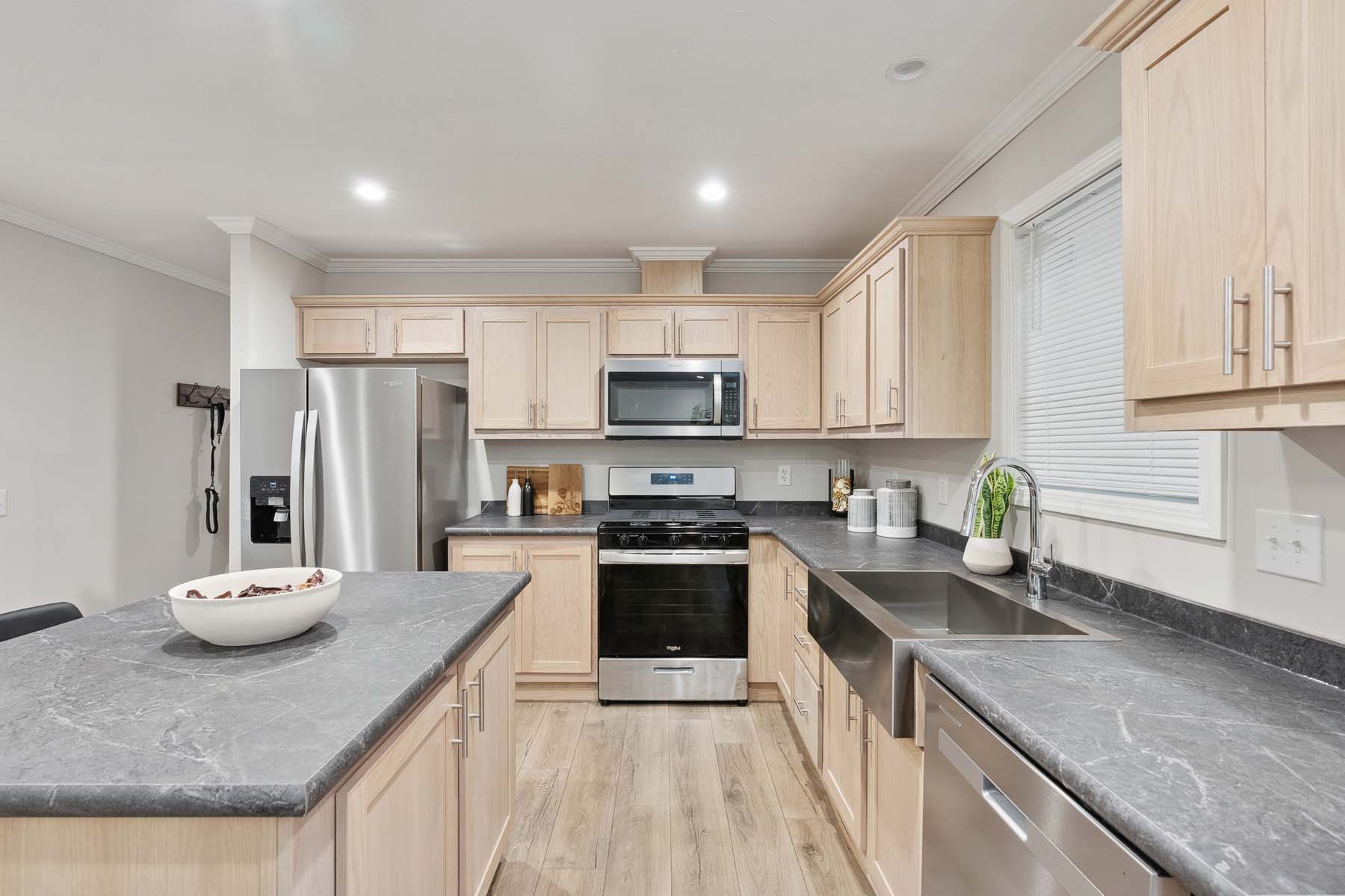 CS84 30Inch Overhead Cabs