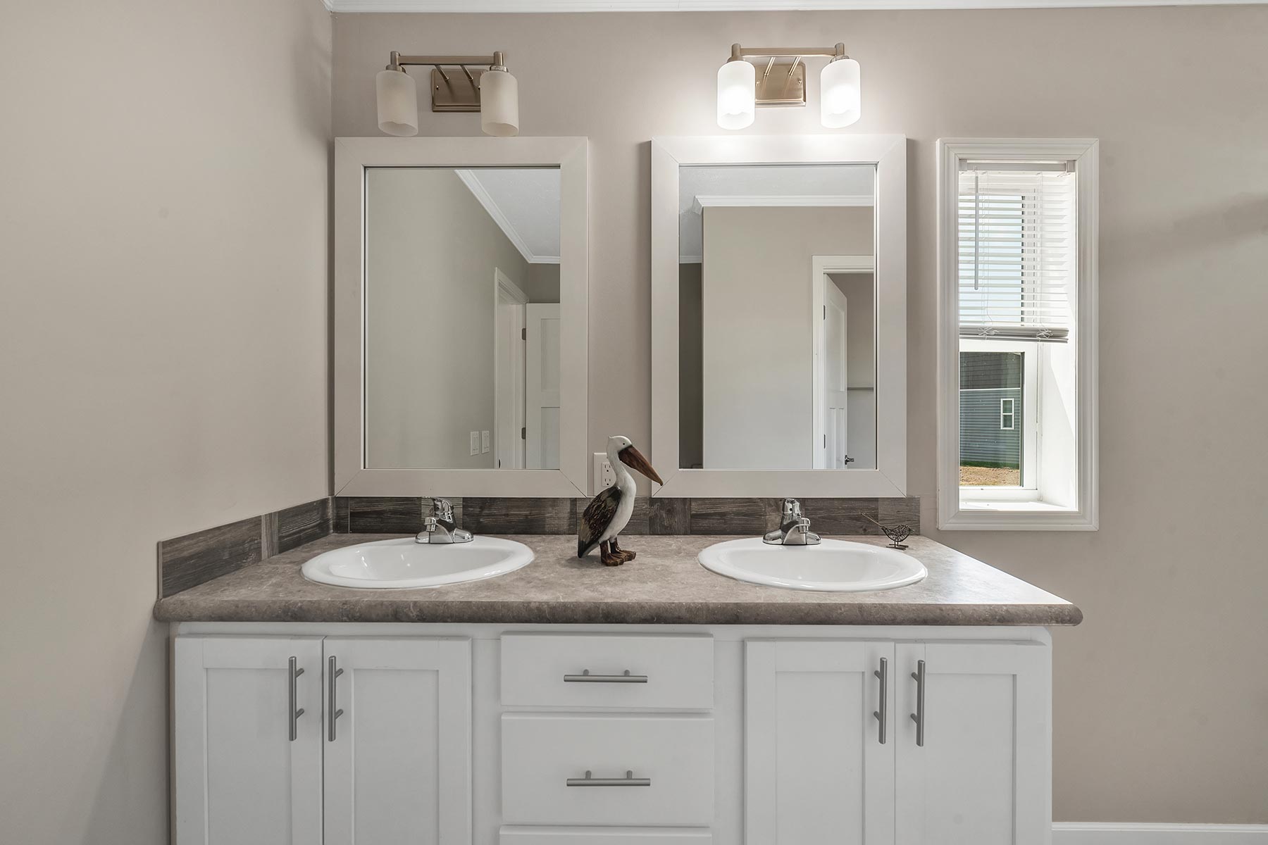 Double Lav With Bank (2)