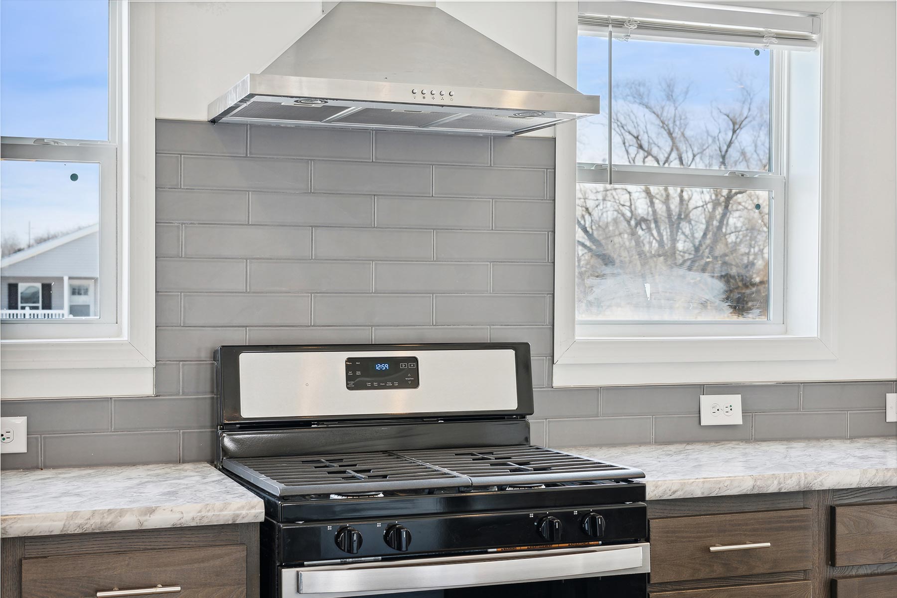 Grey Subway To Rangehood