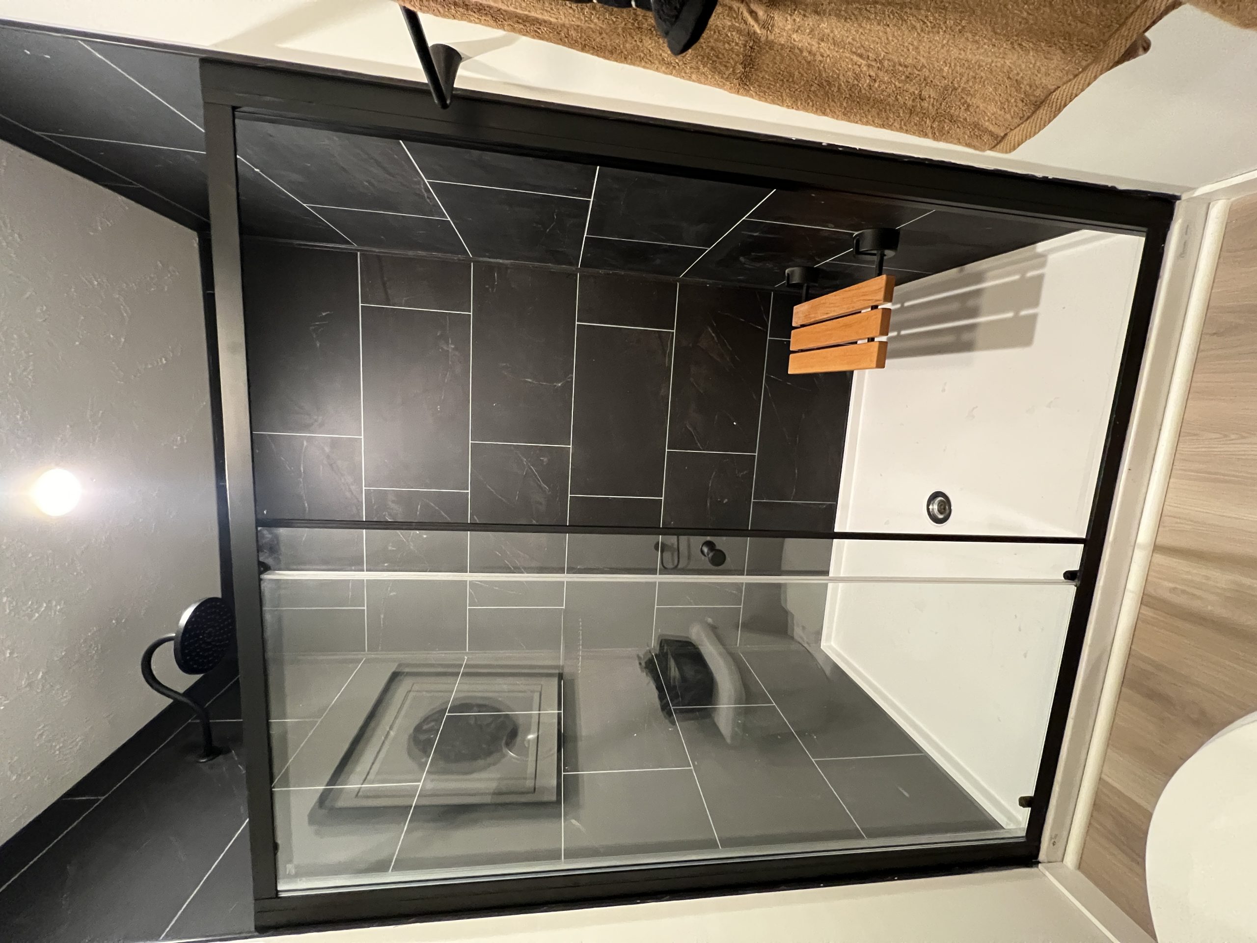 Palisade – Black Ice (Built In Plant)